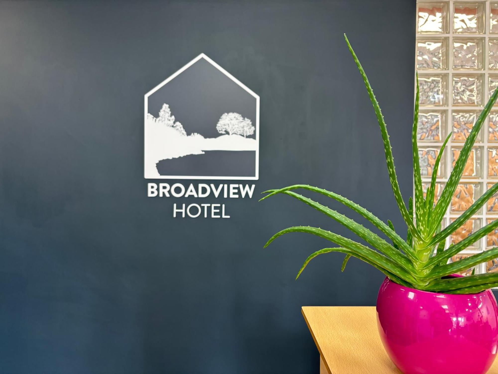 Broadview Hotel NWI Exterior photo