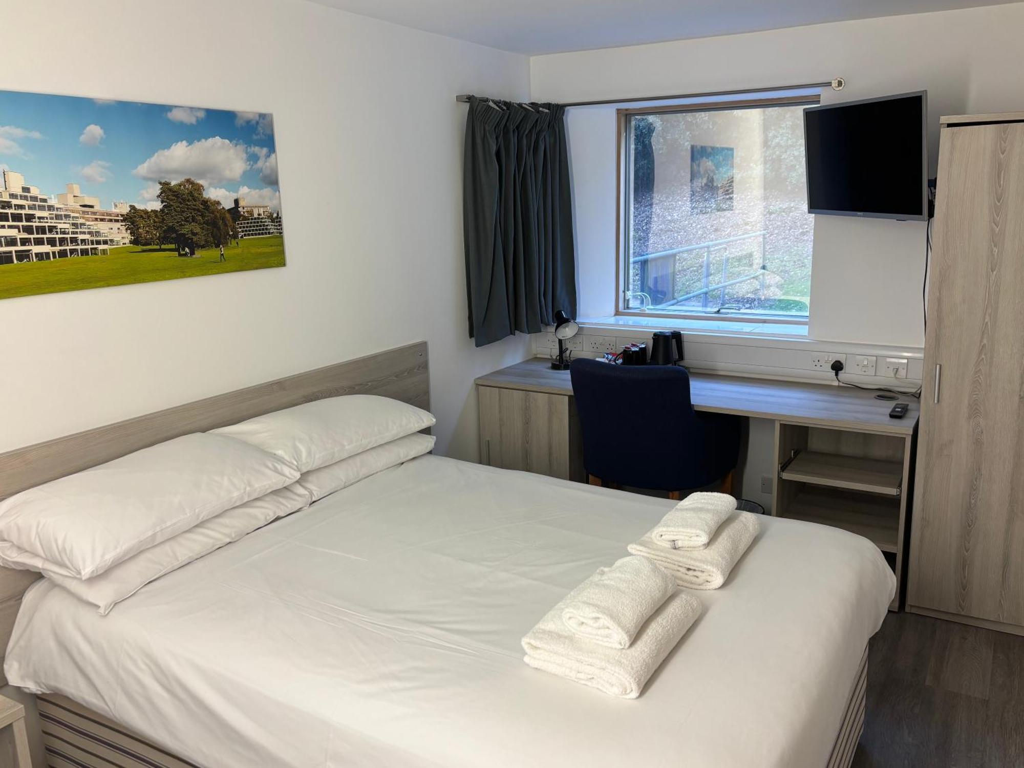 Broadview Hotel NWI Room photo